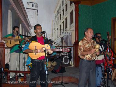 2004 Cuba, Santiago de Cuba, Casa de la Musica, DSC01311 B_B720